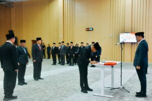 Refreshing Performance: Acting. Batu Bara Regent Inaugurates 3 Primary High Leadership Officials.