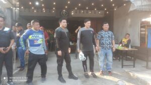 Tim Gowes Club Kamtibmas Polres Batu Bara Sambangi Tokoh Pemuda Malik di Cafe Vave.
