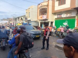 Kanit Samapta Polsek Labuhan Ruku “Pos Padat Pagi” di Sp 4 Al-Wasliyah & Pajak TPI Ujung Bom.