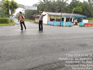 Polisi Atur Lalin Guna Menekan Angka Pelanggaran & Lakalantas di Persimpangan.