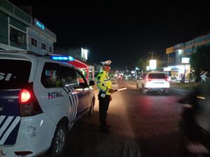 Polantas Polres Batu Bara Patroli Blue Light di Rawan Macet & Laka.