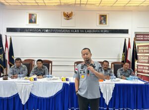 Kalapas Kelas IIA Labuhan Ruku Gelar Rapat Dinas : Se-Pegawai Jauhi Narkoba!