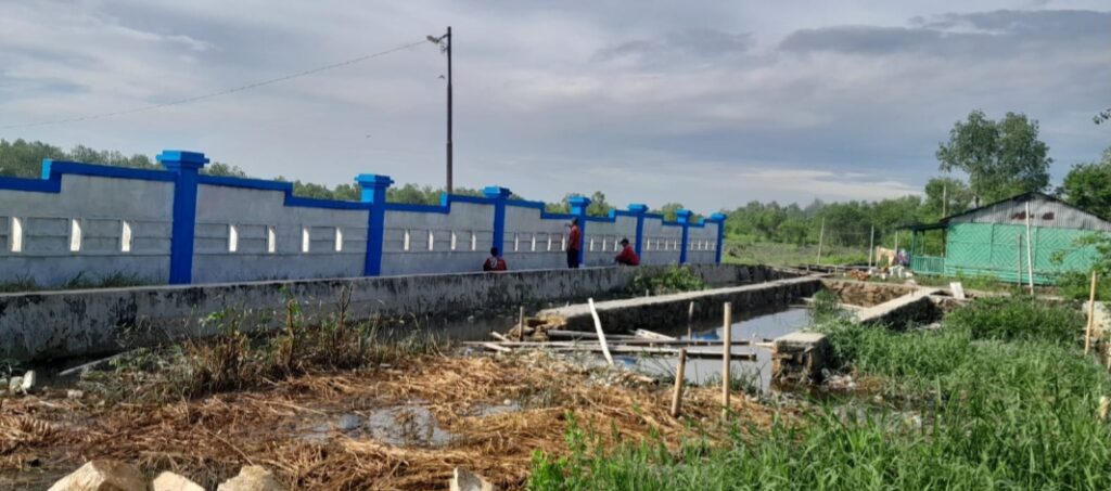 Camat & Sekcam Tanjung Tiram Tertutup di Konfirmasi Soal Pengecetan Pagar.