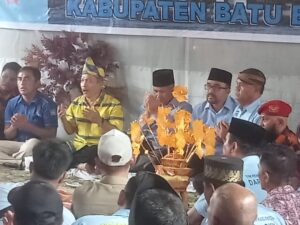 Masyarakat Simpang Dolok Tepung Tawari Paslon Darwis-Oky No. 1.