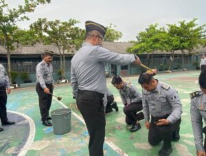 Kalapas Kelas IIA Labuhan Ruku Gelar Penyematan Kenaikan Pangkat.