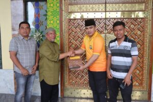 Kapolres Batu Bara Serahkan Bantuan Uang Tunai Dari Wakapoldasu Pembangunan Mesjid Al-Munawaroh Indrapura Kota.