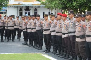 Polres Batu Bara Apel Pergeseran Pasukan Pengamanan Pilkada Serentak.