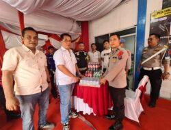 Kasat Narkoba Polres Batu Bara Berikan Paket Minuman ke Personel Pos Pam.