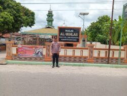 Personil Polsek Lima Puluh Pengaman Sholat Jum’at Mencegah 3C di Lokasi Parkir.