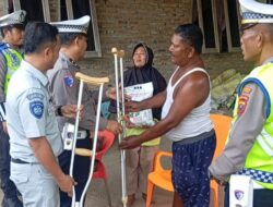 Unit Gakkum Sat Lantas Polres Batu Bara Berikan Tali Asih Korban Kecelakaan.