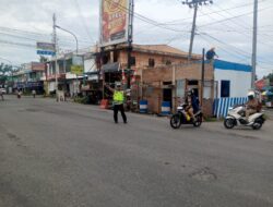 Sat Lantas Polres Batu Bara Pengaturan Lalin Sepanjang Persimpangan Jalinsum.