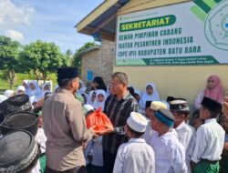 Membangun Komunikasi. Personil Polres Batu Bara : Bakti Sosial di Pondok Pesantren Jabal Hindi.