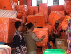 Wali Kota Subulussalam, H. Rasyid Bancin Terima Bantuan Dari BNPB.