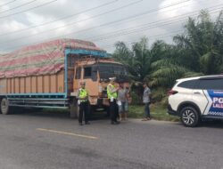 Polres Batu Bara Sosialisasi Larangan Truk  Sumbu 3+ Sebagai bagian Ops Ketupat Toba 2026.